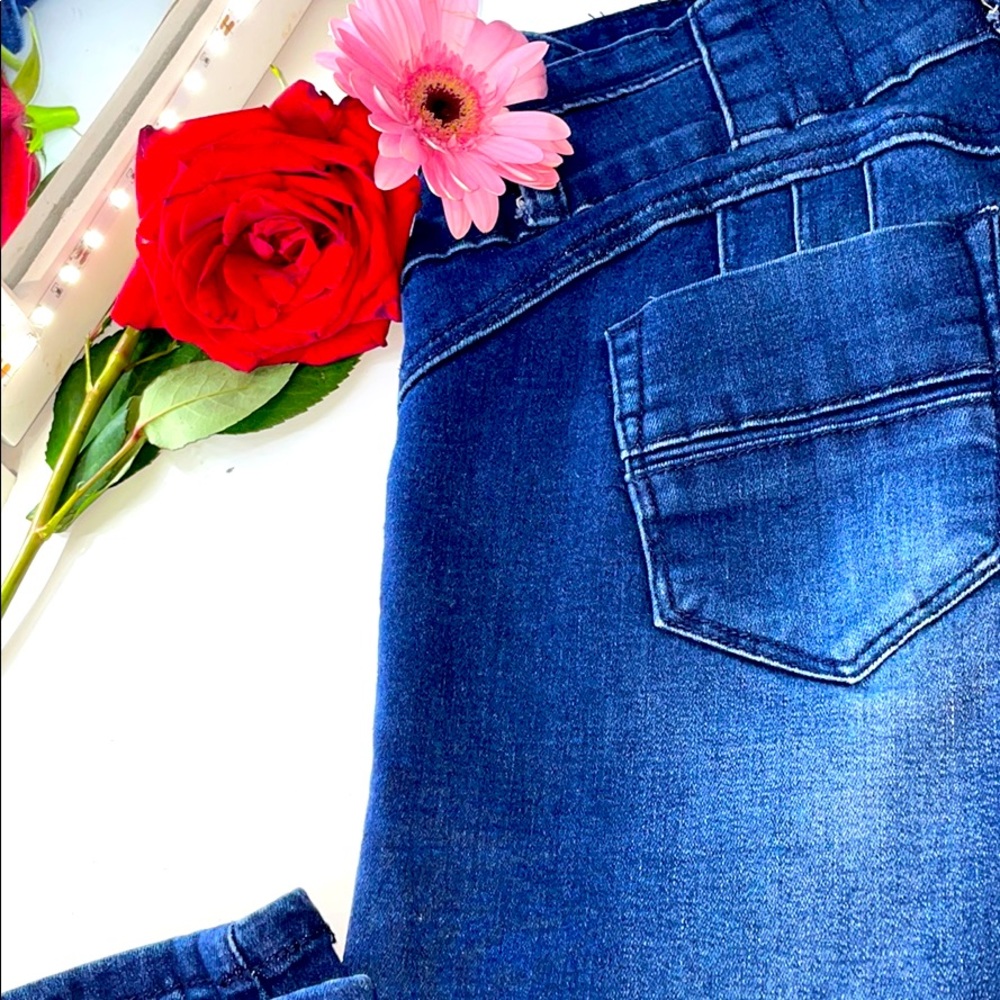 BAMBOO JEANS SIZE 9